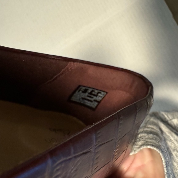 Collection by Clark’s size 10 women’s burgundy heels pumps shoes office dressy - Picture 3 of 9